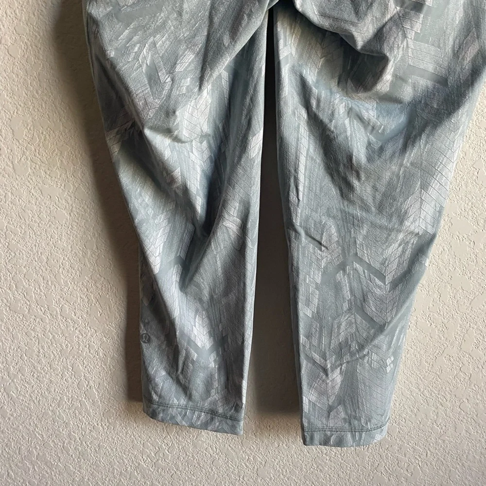Lululemon Swift Speed High Rise Yoga Tight 28” Reverbrate Chevron Jacquard 10